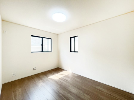 q Qʍ̌ŋC悭R̂łql̂ɂsb^