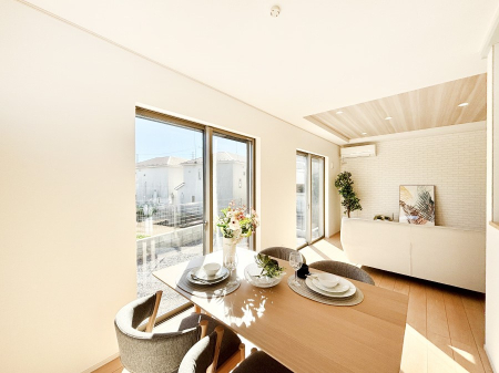 rO Ƒ̓₩Șbŕ܂閾邢rO 