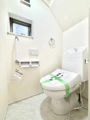 �g�C�� �g�C���͈��S�̂Q�ӏ��I���̃o�^�o�^������S�ł��B 