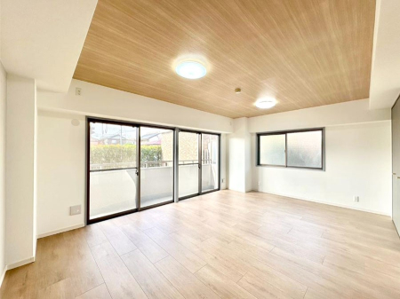 rO Ƒ̓₩Șbŕ܂閾邢rO  