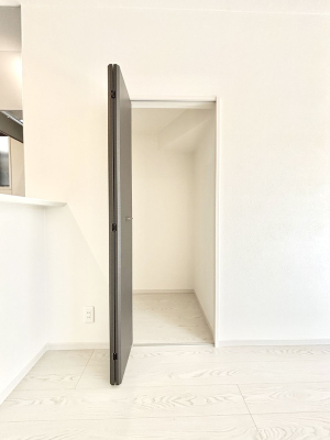 ̑ rO[BɎ[ƕW܂LDKXbLЕtłˁB  