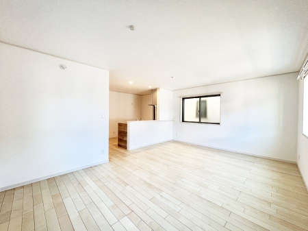 ���r���O ���Ƒ��̓��₩�Șb�����ŕ�܂�閾�邢���r���O