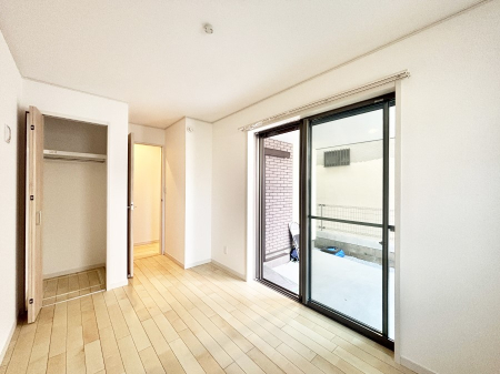 ���̑����� �u�₩�ȓ��������������S�̂�D������ݍ���ł���܂�