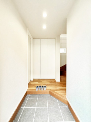  U炩肪ȌւXbĽ֎[t