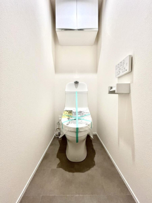 �g�C�� �g�C���͈��S�̂Q�ӏ��I���̃o�^�o�^������S�ł��B 