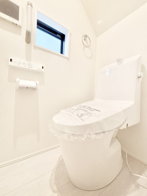 �g�C�� �g�C���͈��S�̂Q�ӏ��I���̃o�^�o�^������S�ł��B 