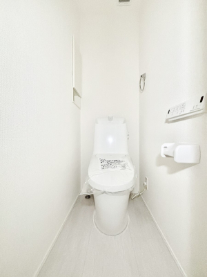 �g�C�� �g�C���͈��S�̂Q�ӏ��I���̃o�^�o�^������S�ł��B 