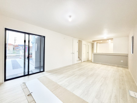 ���r���O ���Ƒ��̓��₩�Șb�����ŕ�܂�閾�邢���r���O