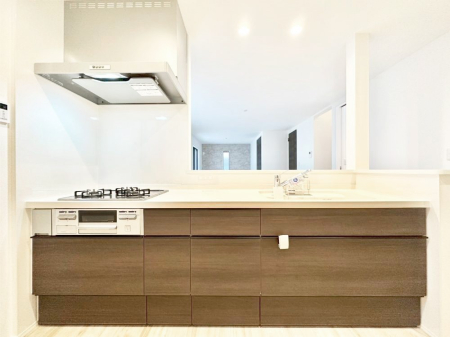 �L�b�`�� ���r���O�ŗV�Ԃ��q�l�������Ȃ��炨�������ł���ΖʃL�b�`��  