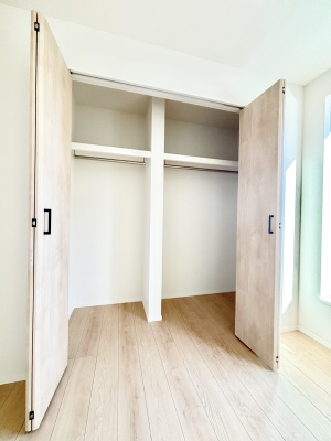 ���[ �m���̃N���[�[�b�g�B���s��������̂Ō���̈ߗނ�����������܂�܂��B