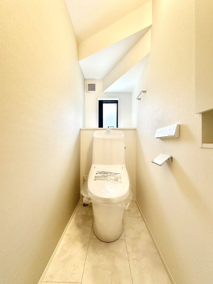 �g�C�� �g�C����1�K��2�K���ꂼ��ɔz�u����Ă��ĂƂĂ��֗��ł��B 