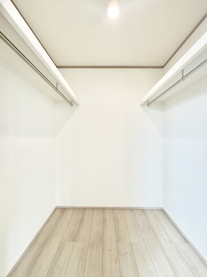 ̑ EH[NCN[[bgtŐԂLpł܂B