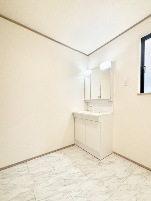 ̑ ̂KԂłB̐gxxCǂg܂B 