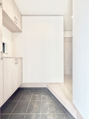  U炩肪ȌւXbĽ֎[t