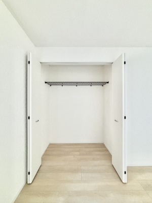 ���[ �m���̃N���[�[�b�g�B���s��������̂Ō���̈ߗނ�����������܂�܂��B