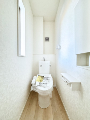 �g�C�� �g�C����1�K��2�K���ꂼ��ɔz�u����Ă��ĂƂĂ��֗��ł��B 