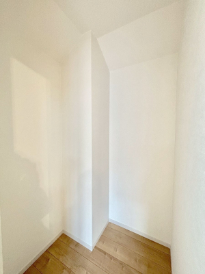 ̑ rO[BɎ[ƕW܂LDKXbLЕtłˁB  