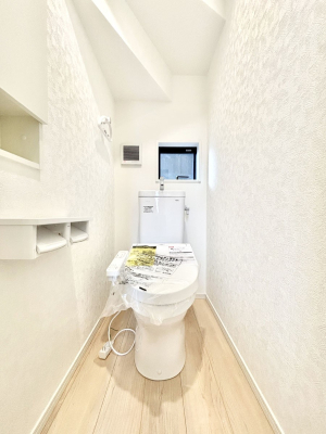 �g�C�� �g�C���͈��S�̂Q�ӏ��I���̃o�^�o�^������S�ł��B 