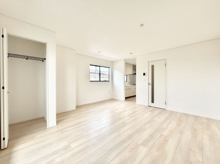 ���r���O �Z�ޕ��̌��������o�����A�C���e���A���l����̂��y���݂ȃ��r���O�ł��I 