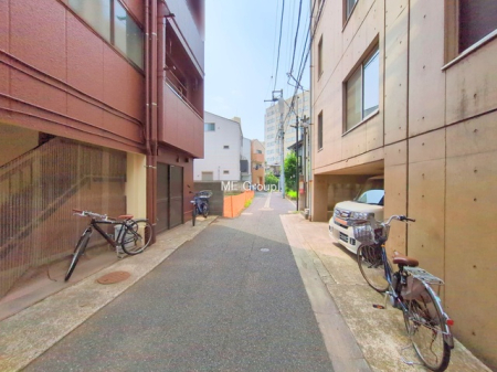 nynʐ^ -