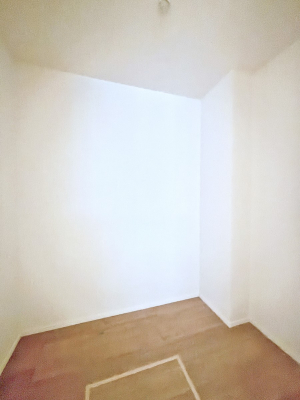 ̑ EH[NCN[[bgtŐԂLpł܂B