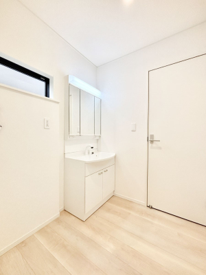 ̑ ̂KԂłB̐gxxCǂg܂B 