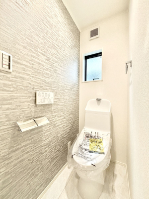 �g�C�� �g�C���͈��S�̂Q�ӏ��I���̃o�^�o�^������S�ł��B 