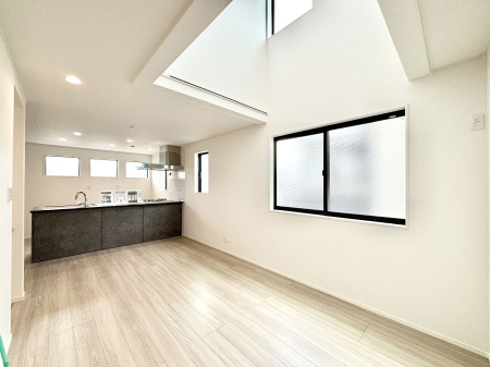 ���r���O �Z�ޕ��̌��������o�����A�C���e���A���l����̂��y���݂ȃ��r���O�ł��I 