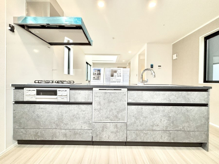 �L�b�`�� �������������I�ɁA�y�����I�V�X�e���L�b�`��  