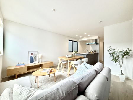 ���r���O �Z�ޕ��̌��������o�����A�C���e���A���l����̂��y���݂ȃ��r���O�ł��I 