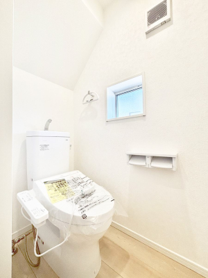 �g�C�� �g�C���͈��S�̂Q�ӏ��I���̃o�^�o�^������S�ł��B