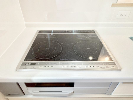 ���̑����� IH�N�b�L���O�q�[�^�[�͓V�̒����ʂ��t���b�g�Ȃ̂Œ�����̓T�b�ƈ�@�����邾���I