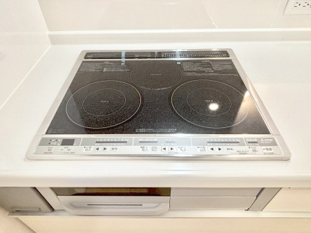 ���̑����� IH�N�b�L���O�q�[�^�[�͓V�̒����ʂ��t���b�g�Ȃ̂Œ�����̓T�b�ƈ�@�����邾���I