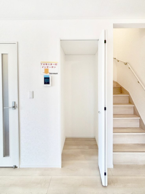 ���̑����� ���r���O���[�B�����Ɏ��[������ƕ����W�܂�LDK���X�b�L���Еt�������ł��ˁB  