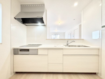 �L�b�`�� ���r���O�ŗV�Ԃ��q�l�������Ȃ��炨�������ł���ΖʃL�b�`��