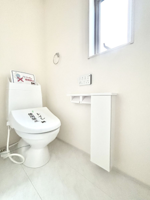 �g�C�� �g�C����1�K��2�K���ꂼ��ɔz�u����Ă��ĂƂĂ��֗��ł��B 