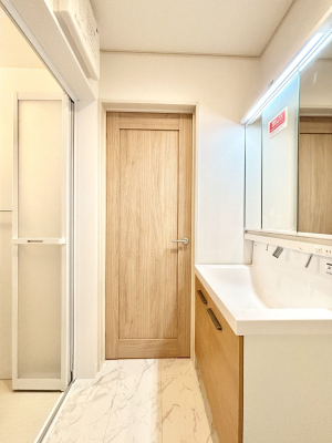 ʑEʏ 邢ʏ͖̐gxxyłႢłB