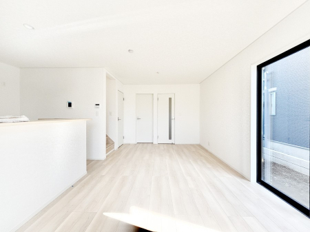 ���r���O ���Ƒ������R�ƏW�܂�A���₩�ȏ΂����ŕ�܂��e���̋�ԂɂȂ肻���ł��ˁI