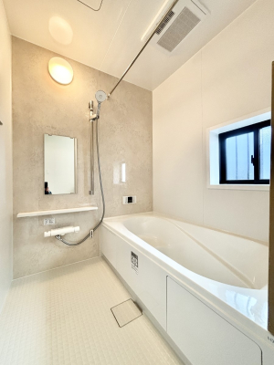 ���� ����̔�����₷��؂ȃo�X�^�C���B�������Ƃ����C���y����Ŕ����Ƃ肽���ł��ˁI  