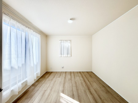 ���̑����� ���邢�o���R�j�[�T�C�h�ɗm����ݒu�B�ڊo�߂̗ǂ��Q���ɁB 