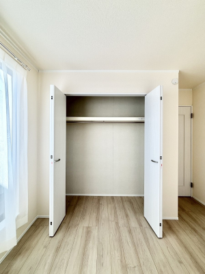 ���[ �m���̃N���[�[�b�g�B���s��������̂Ō���̈ߗނ�����������܂�܂��B