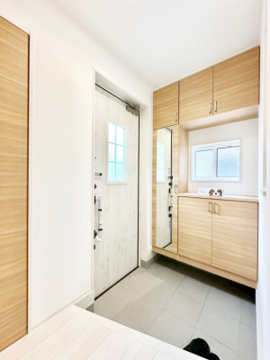  ʔ͂Ƒ̎ʐ^G߂̃CeAŏIƂĉoł܂