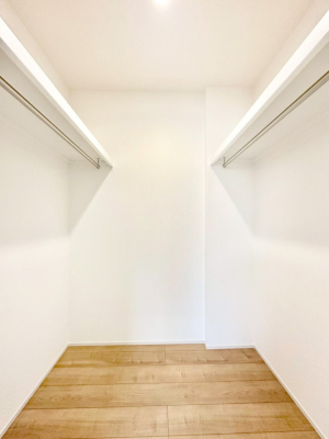 ̑ EH[NCN[[bgtŐԂLpł܂B