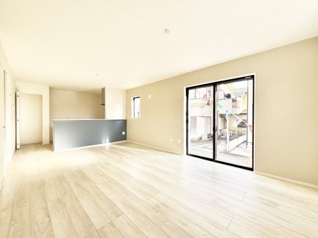 rO Ƒ̓₩Șbŕ܂閾邢rO