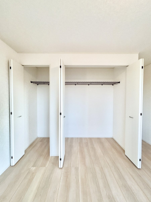 ���[ �m���̃N���[�[�b�g�B���s��������̂Ō���̈ߗނ�����������܂�܂��B