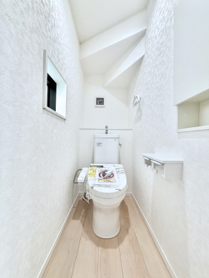 gC gC1K2KꂼɔzuĂĂƂĂ֗łB 