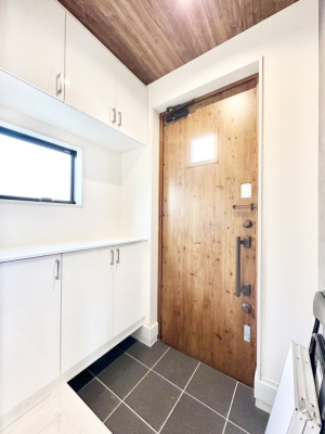  ʔ͂Ƒ̎ʐ^G߂̃CeAŏIƂĉoł܂