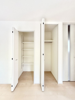 ̑ rO[BɎ[ƕW܂LDKXbLЕtłˁB  