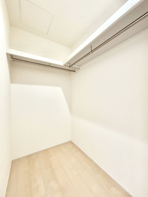 ̑ EH[NCN[[bgtŐԂLpł܂B