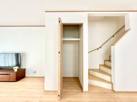 ̑ rO[BɎ[ƕW܂LDKXbLЕtłˁB  